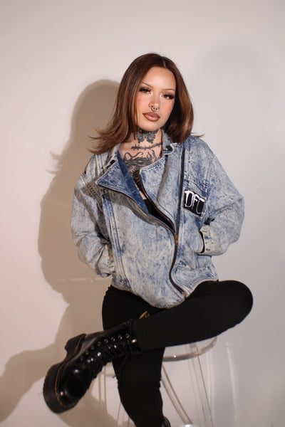 Vintage Lace Up