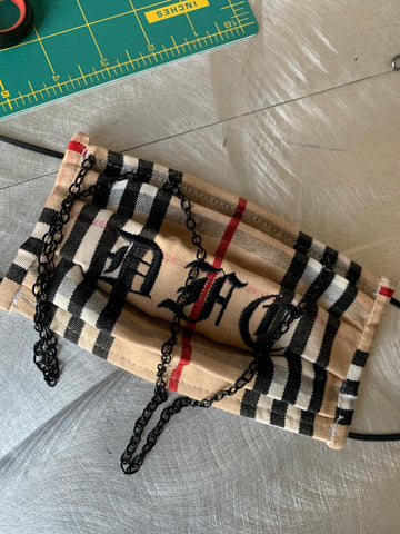 Burberry Chain 1 of 1